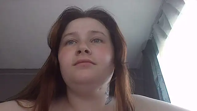 Snapshot of Light_Luna chatting on 06-21-26, 01:17 Light Luna online show from 06-21-26, 01:17