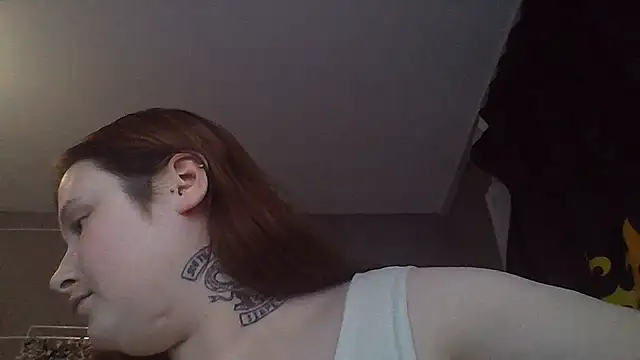 Snapshot of Light_Luna chatting on 06-18-26, 04:01 Light Luna online show from 06-18-26, 04:01