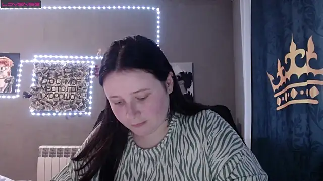 Light Luna online show from 05-05-26, 01:47