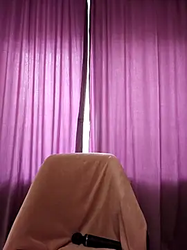 AnaFoxxy online show from 04-22-26, 08:21