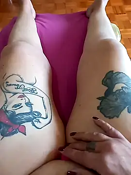 Hotsereia online show from 10-19-25, 01:14