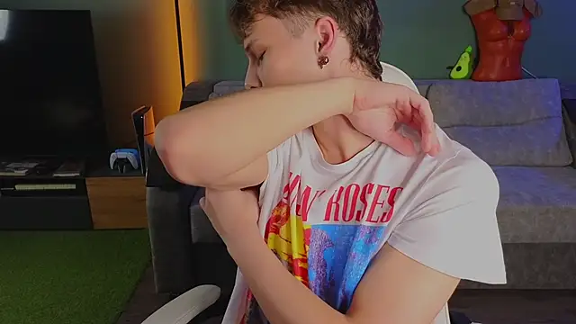 TeddyLiLboy online show from 11-05-25, 04:21