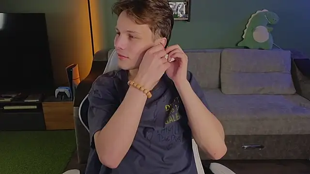 TeddyLiLboy online show from 11-15-25, 03:38