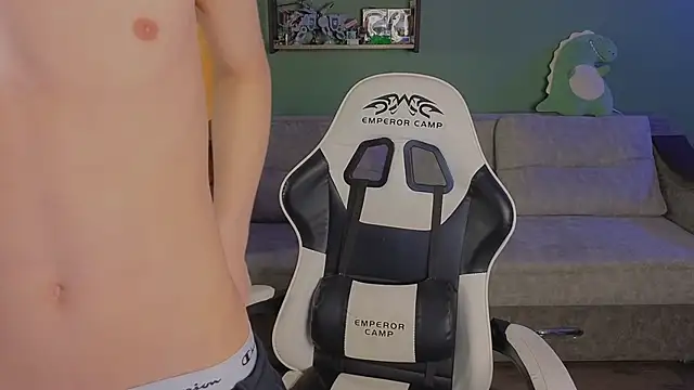 TeddyLiLboy online show from 11-12-25, 10:19