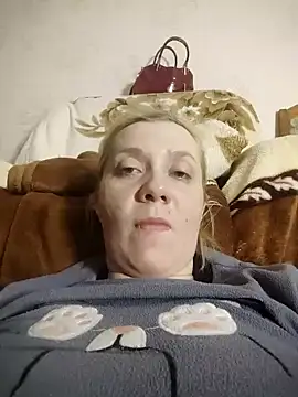 Snapshot of LeraSweet chatting on 05-15-26, 08:29 LeraSweet online show from 05-15-26, 08:29