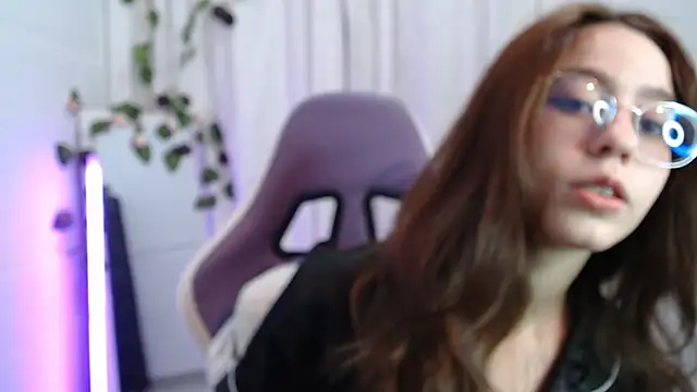 BlairVicent online show from 11-04-25, 01:04