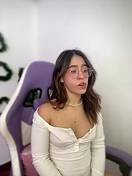 Snapshot of BlairVicent chatting on 12-31-24, 03:53 BlairVicent online show from 12-31-24, 03:53