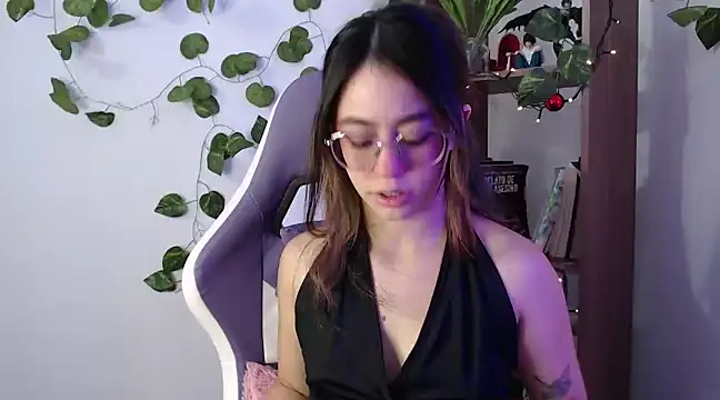 Snapshot of BlairVicent chatting on 02-27-25, 12:01 BlairVicent online show from 02-27-25, 12:01
