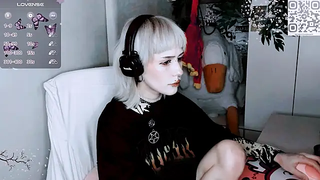 say mary online show from 11-10-25, 01:38