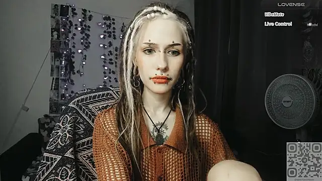 Snapshot of say_mary chatting on 07-22-26, 04:31 say mary online show from 07-22-26, 04:31