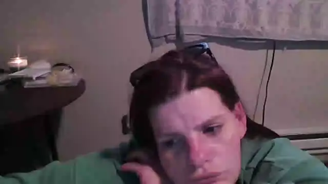 Snapshot of BeckiTooSweet chatting on 06-04-26, 10:25 BeckiTooSweet online show from 06-04-26, 10:25