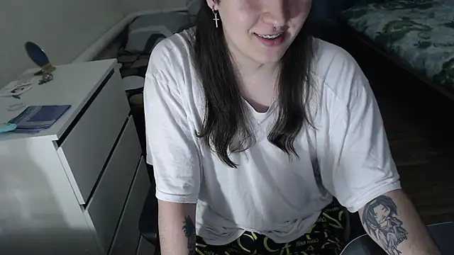 EvaMiron online show from 11-21-25, 03:55