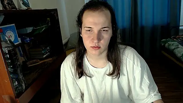 Snapshot of EvaMiron chatting on 03-10-25, 04:28 EvaMiron online show from 03-10-25, 04:28