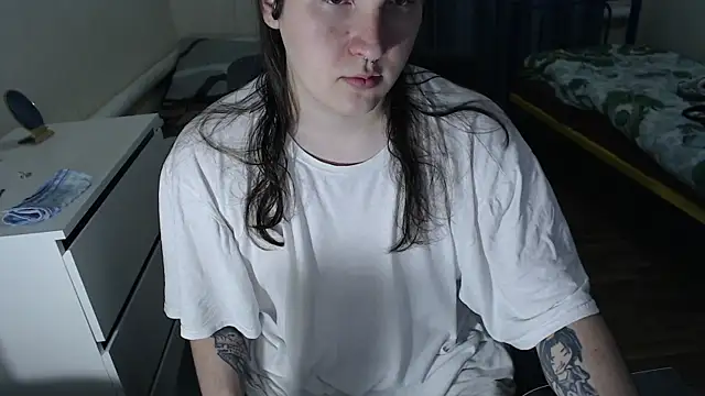 Snapshot of EvaMiron chatting on 10-16-25, 07:55 EvaMiron online show from 10-16-25, 07:55
