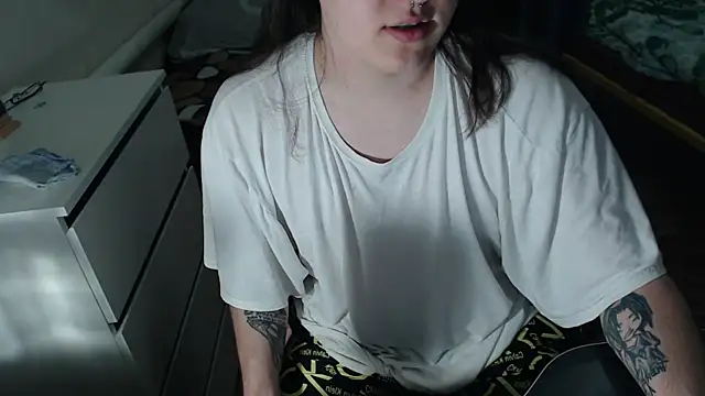 EvaMiron online show from 10-27-25, 02:51