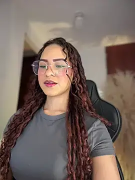 Snapshot of gretta_kler1 chatting on 05-10-26, 04:09 gretta kler1 online show from 05-10-26, 04:09