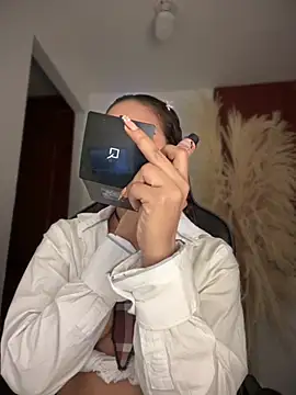 gretta kler1 online show from 10-30-25, 10:06