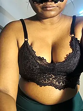 Snapshot of FANTASY_QUEEN_07 chatting on 05-10-26, 02:26 FANTASY QUEEN 07 online show from 05-10-26, 02:26