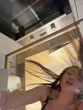 deliaroyal online show from 11-20-25, 02:51