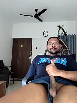 lovbombayduck11 online show from 02-12-26, 10:04