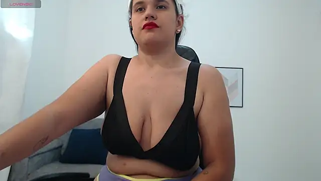 natalia curvy1 online show from 11-05-25, 05:38