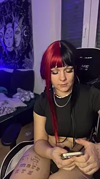 Snapshot of kinkygirl420x chatting on 10-09-25, 08:31 kinkygirl420x online show from 10-09-25, 08:31