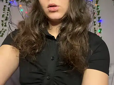 Snapshot of kinkygirl420x chatting on 12-12-24, 03:16 kinkygirl420x online show from 12-12-24, 03:16