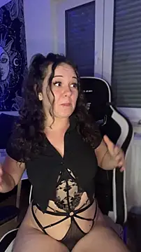 Snapshot of kinkygirl420x chatting on 10-15-25, 07:00 kinkygirl420x online show from 10-15-25, 07:00