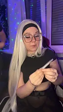 Snapshot of kinkygirl420x chatting on 12-02-25, 09:05 kinkygirl420x online show from 12-02-25, 09:05