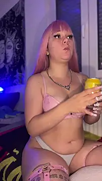 Snapshot of kinkygirl420x chatting on 10-22-25, 07:13 kinkygirl420x online show from 10-22-25, 07:13