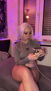 Snapshot of kinkygirl420x chatting on 12-04-25, 07:57 kinkygirl420x online show from 12-04-25, 07:57