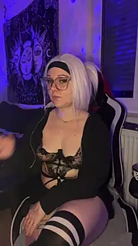 Snapshot of kinkygirl420x chatting on 12-03-25, 07:02 kinkygirl420x online show from 12-03-25, 07:02