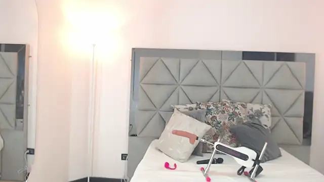 genesis moretz online show from 04-09-26, 04:25