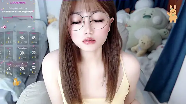 Snapshot of Sweet-18wanwan chatting on 04-18-26, 03:47 Sweet-18wanwan online show from 04-18-26, 03:47