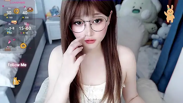 Snapshot of Sweet-18wanwan chatting on 05-23-26, 05:01 Sweet-18wanwan online show from 05-23-26, 05:01