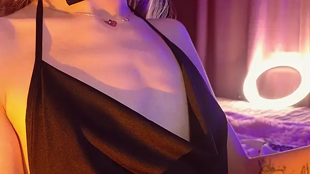 SandraBoyl online show from 03-03-25, 07:24