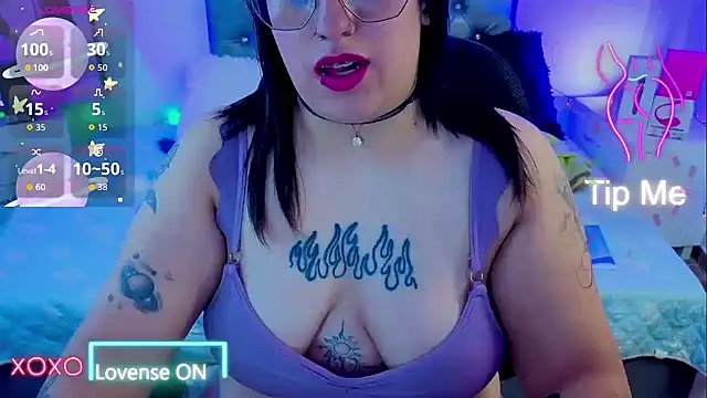 Snapshot of NatalieHarris chatting on 05-12-26, 06:03 NatalieHarris online show from 05-12-26, 06:03