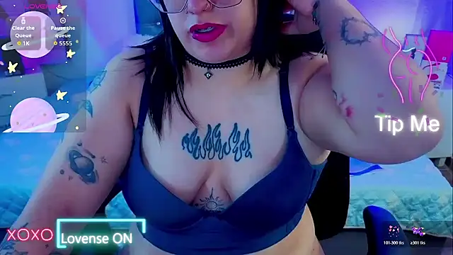 Snapshot of NatalieHarris chatting on 05-13-26, 05:09 NatalieHarris online show from 05-13-26, 05:09