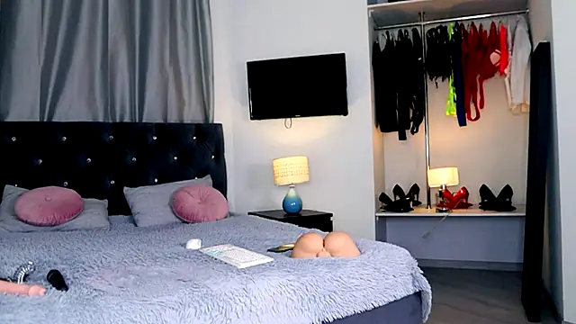 InvitingTina online show from 01-08-26, 03:23