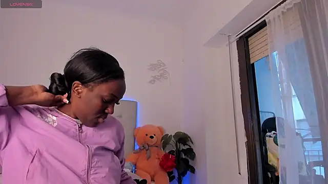 Snapshot of StacySmile1 chatting on 01-23-25, 04:04 StacySmile1 online show from 01-23-25, 04:04