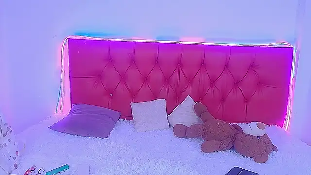 Little Cuttie  online show from 02-22-25, 03:56