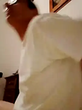 Snapshot of Anastasio33 chatting on 05-02-26, 08:03 Anastasio33 online show from 05-02-26, 08:03