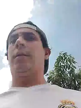 Snapshot of Rejy1992 chatting on 01-27-25, 04:01 Rejy1992 online show from 01-27-25, 04:01