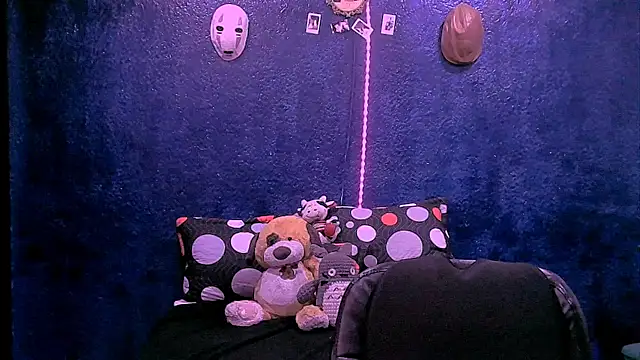 Snapshot of NinaYellow chatting on 05-21-26, 12:46 NinaYellow online show from 05-21-26, 12:46