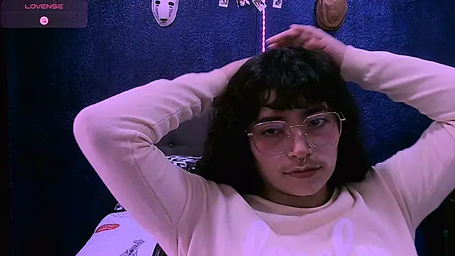 NinaYellow online show from 10-20-25, 01:33