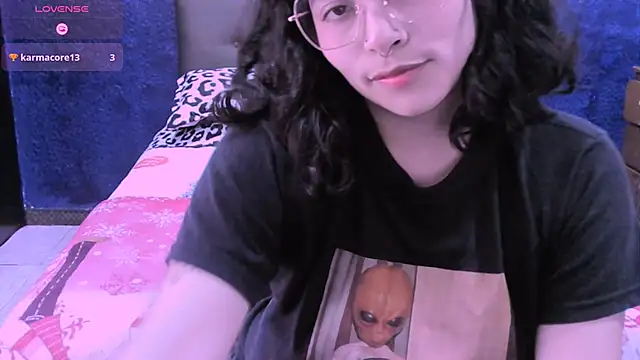 NinaYellow online show from 10-22-25, 03:55