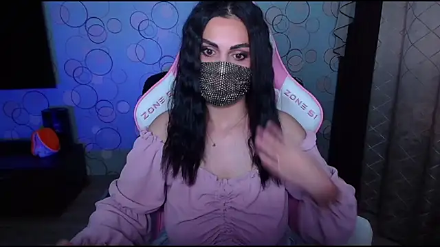 Snapshot of __Yasmina__ chatting on 10-02-25, 04:49   Yasmina   online show from 10-02-25, 04:49