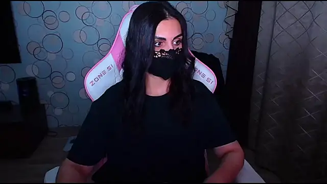 Snapshot of __Yasmina__ chatting on 10-21-25, 02:55   Yasmina   online show from 10-21-25, 02:55