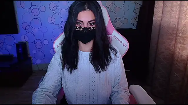 Snapshot of __Yasmina__ chatting on 10-19-25, 04:37   Yasmina   online show from 10-19-25, 04:37