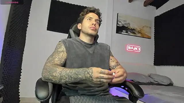 LucianSinclair online show from 11-06-25, 01:31